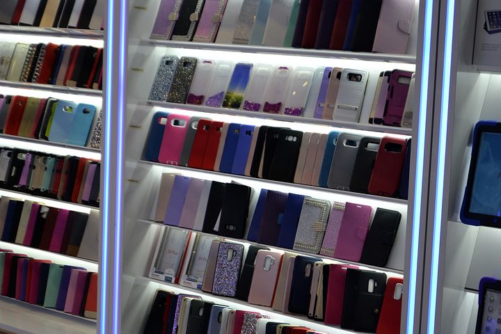 Pokrowce na najpopularniejsze modele smartfonów ze sklepu Etui GSM PUFFS
