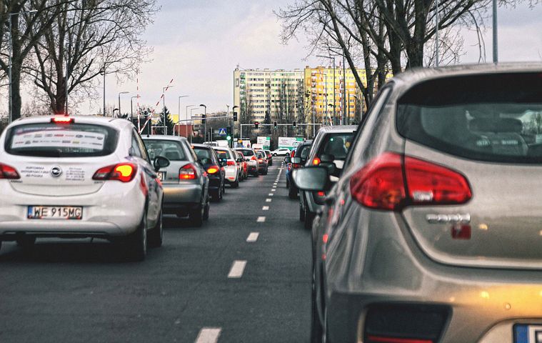 Drogowa pomoc – czemu warto zadzwonić po nią jak się zdarzy awaria